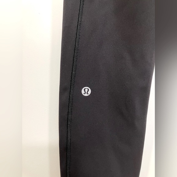 Lululemon Speed Up Tight 28" *Full-On Luxtreme Size 4 Legging in Black 🖤 - Picture 6 of 9